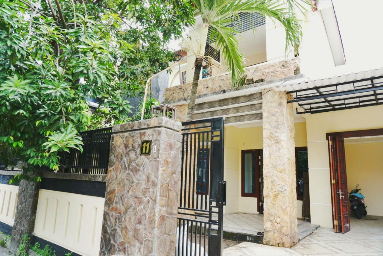 Green Surabaya Homey Exterior photo