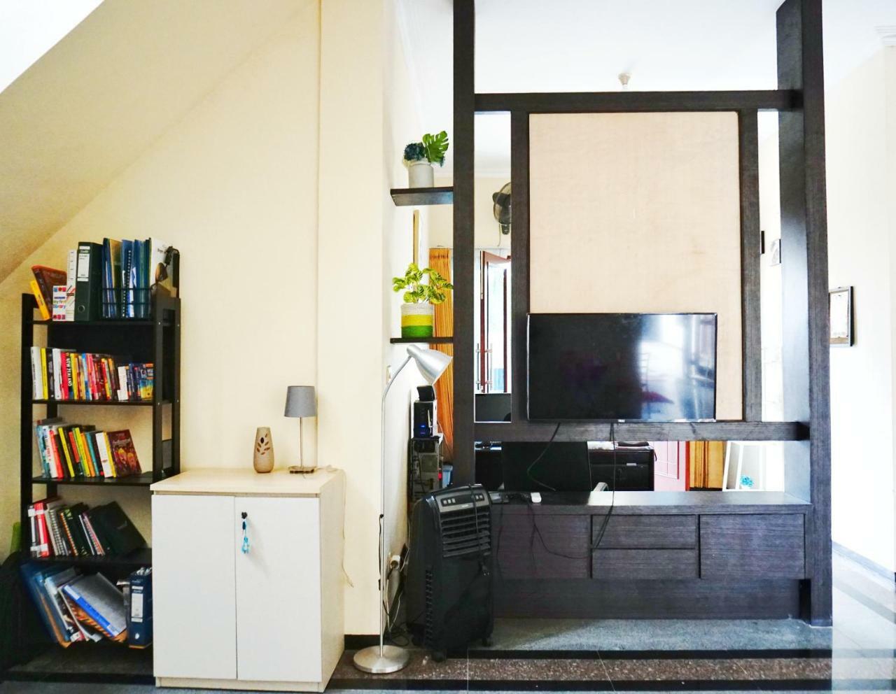 Green Surabaya Homey Exterior photo